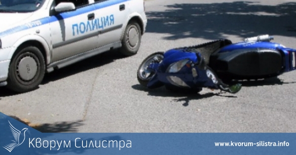 Кола помете мотопед на кръстовище, 10-годишно момче пострада тежко