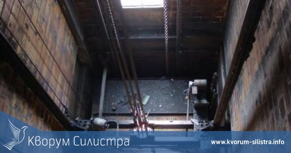 Спасиха мъж с дете от заседнал асансьор в Силистра