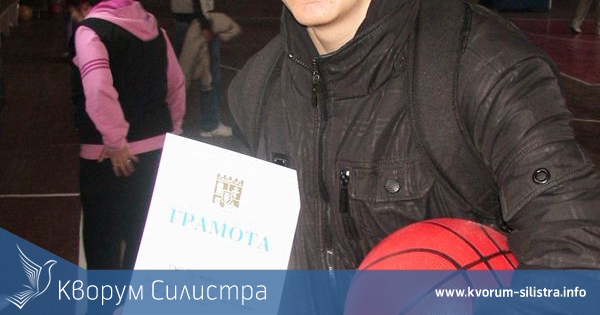 Момчетата и момичетата на ПМГ станаха шампиони по баскетбол при учениците VIII-X клас