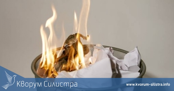 Възрастна жена в Силистра запали кофа за смет на тераса