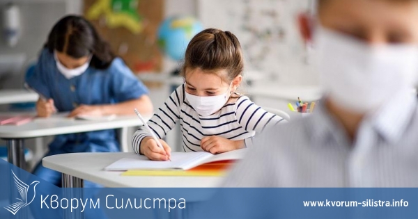 12 паралелки в Силистренско учат онлайн заради карантина