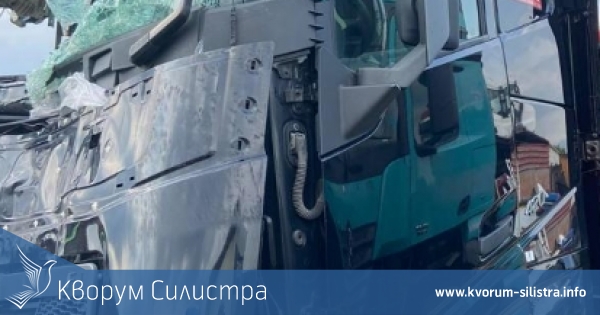 Силистренски тираджия пострада след челна катастрофа с турски тир