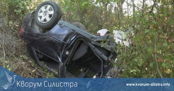БМВ излетя от пътя и помете две дървета, има ранени