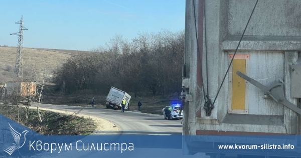 Румънски камион изхвърча от пътя на околовръстното на Силистра
