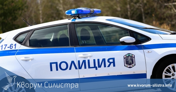 Две ученички с Рено се блъснаха в паркирани автомобили, едната остава в болница за лечение