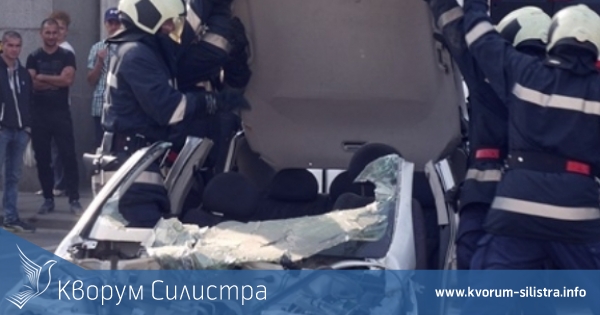 Пожарникари загасиха запален автомобил в Дулово