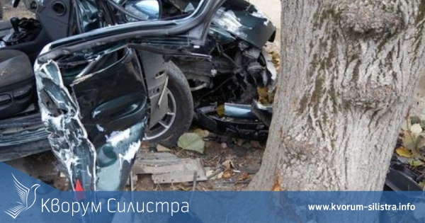 Мъж е в болница след като се блъсна в дърво между две дуловски села