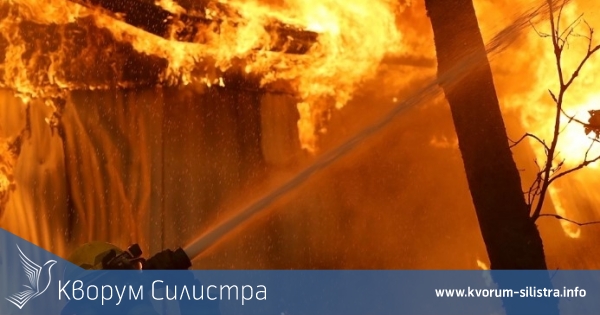 Изгоря покрив на къща в Голеш