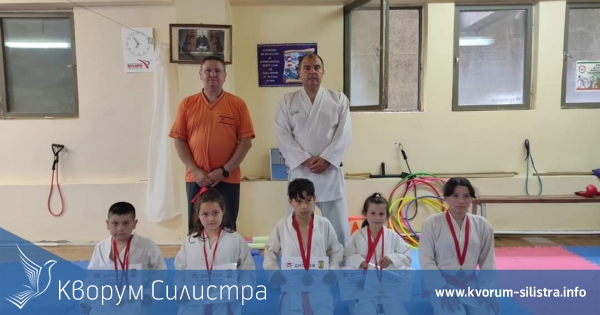 Шест медала от Купа Кнежа за малките каратисти на Шото Витяз