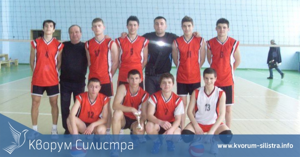 Отбора на юношите от ПМГ по волейбол във възрастовата група 11-12 клас се класираха за финалите на Републиканското първенство