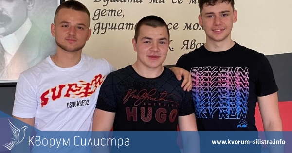 Ученици от ЕГ на финали на международния онлайн куиз за държавите от инициативата "Три морета"