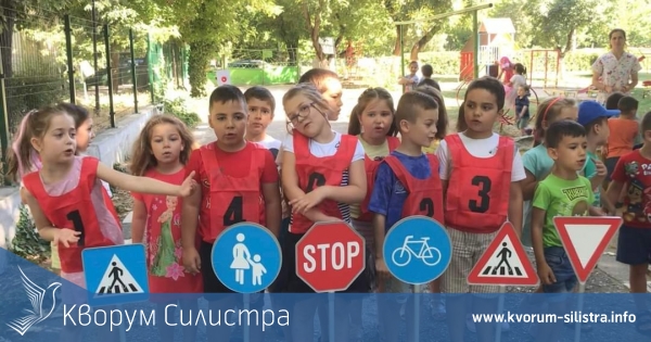 Децата от ДГ ,,Роза"2 участваха в игри за спазване на правила на улицата