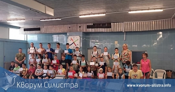 Плувните школи на Силистра и Русе мериха сили в закрития басейн