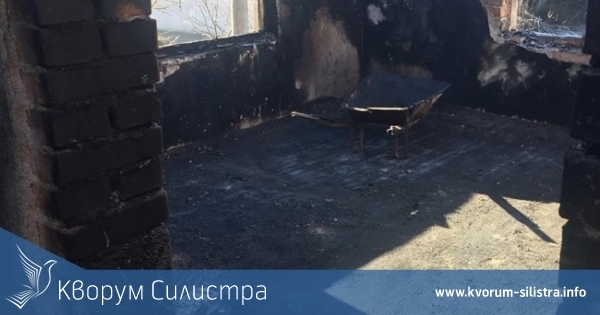Къща изгоря в Краново, огнеборци и доброволци спасиха други две
