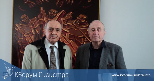 Председателят на Съюза на независимите български писатели Марин Кадиев представи тази вечер книгата на силистренския журналист Никола Нанев "Преходът"