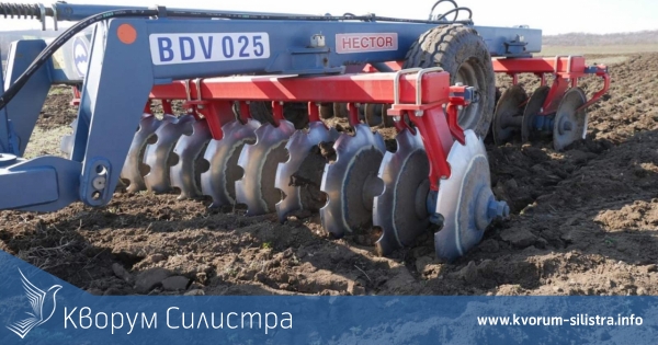 Доброволци от Алфатар и Кайнарджа, и земеделски производител от Дуловско помагаха на местните пожарникари