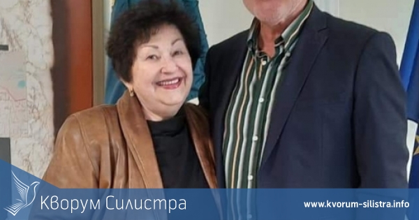 Кметът на Силистра награди дългогодишна журналистка и радиоводеща