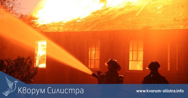 Доброволци и пожарникари загасиха горяща къща в Алфатар