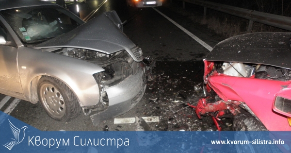 Две аудита се сблъскаха челно, пострадали са и двамата шофьори