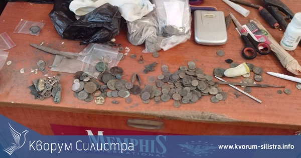 Антимафиотите от отдел "Североизточен" задържаха трима в момент на сделка с антични монети