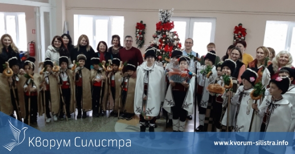 Кметът на Община Тутракан посрещна коледари и раздаде подаръци