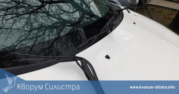 Мъж от Разград потроши чистачките на седем автомобила