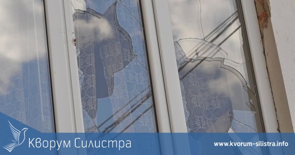 След семеен скандал мъж изпочупи прозорците на къща в дуловско село