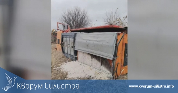 Пиян шофьор обърна камион за опесъчаване на пътя Плиска - Нови пазар