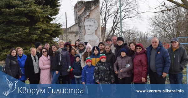 Алфатар се поклони пред паметника на Апостола