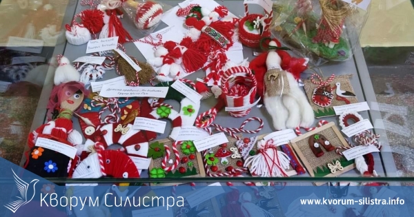 В Регионална библиотека "Партений Павлович" подредиха изложба с красиви мартеници