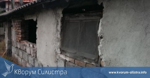 В Зафирово бездомници подпалиха изоставена къща