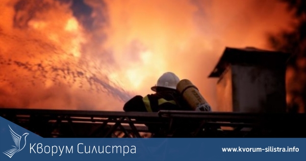 В дуловско село изгоряха напълно стопанска постройка и склад