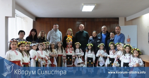 Лазарки благословиха полицията в Силистра