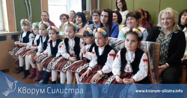 Лазарки наричаха за здраве и благоденствие в Съдебна палата - Силистра