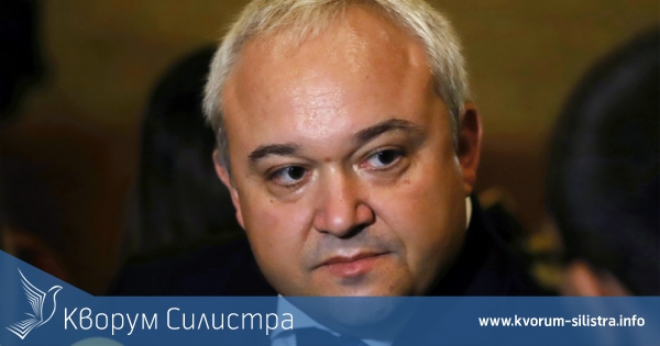 Учители заплашиха вътрешния министър, че ще му поискат оставката