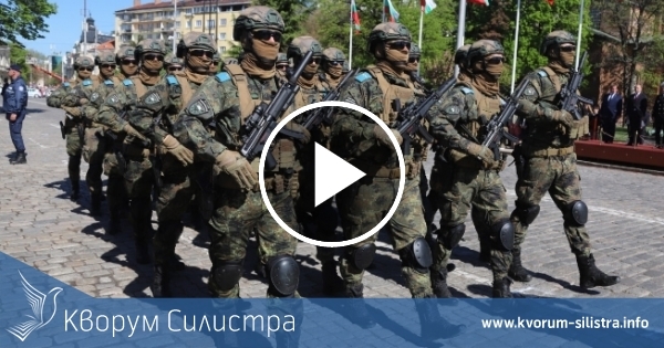 Защо тези войници бяха с пълно бойно снаряжение на парада за 6 май