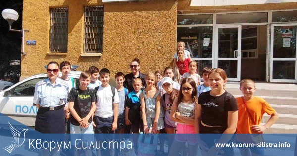 Млади скаути гостуваха в полицията в Силистра