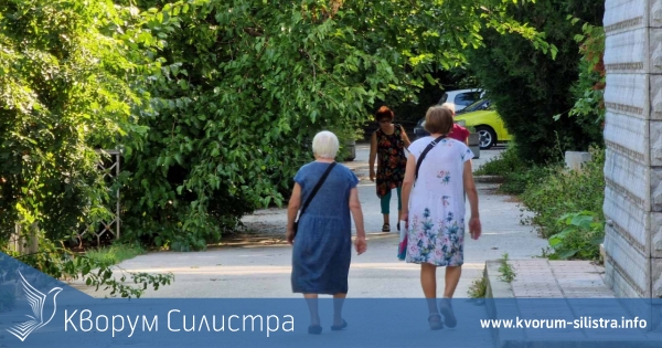 Забавят плащанията на пенсиите за август