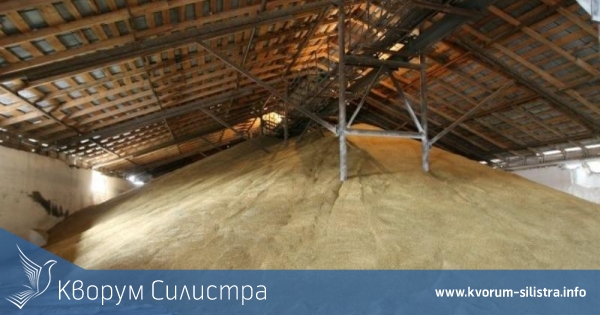В Силистренско горя хамбар за зърно