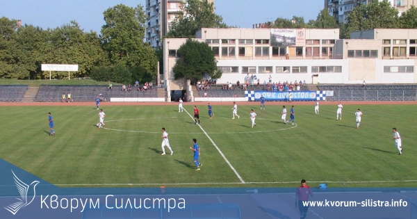 Мачът Доростол – Несебър в минути от стадион "Луи Айер" в Силистра