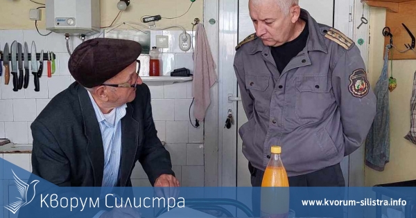 Директорът на пожарната в Силистра изненада огнеборец-ветеран за 90-годишния му юбилей