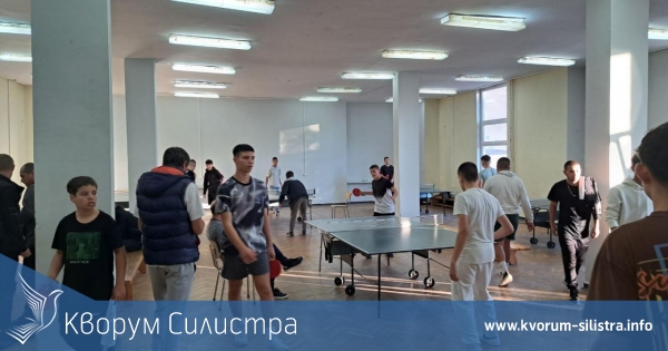 ОУ "Св. св. Кирил и Методий" и ПМГ "Св. Климент Охридски" с купи от общинския турнир по тенис на маса