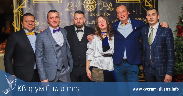 Коктейл "Блясъкът на Гетсби" събра средства за борба с агресията сред учениците