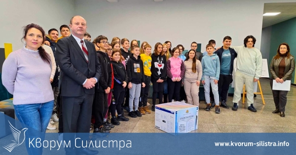 Учениците от ПМГ получиха награда от силистренския съд