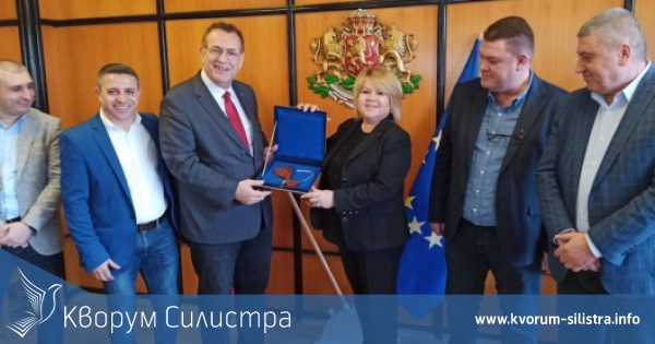 Местни депесари подариха на Ахмед Доган ключа на Дулово
