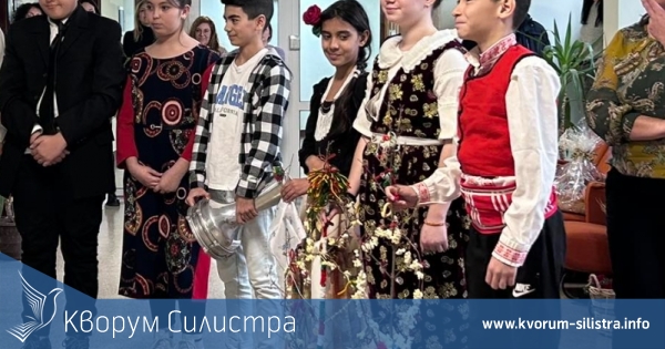 В Силистренско ромите имат традиция да сурвакат с метални предмети вместо с дрянови клонки