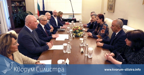 Кабинетът осигурява необходимите средства за безплатни учебници за всички ученици