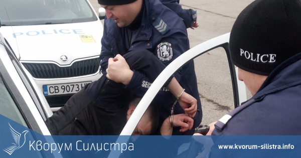 Силистренските полицаи спряха принудително автомобил на пътя