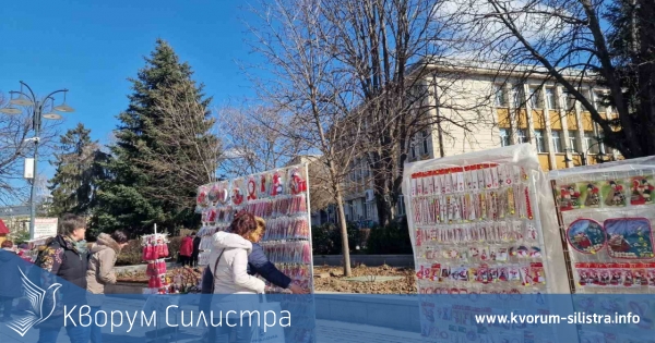 Пъстроцветен Мартенски базар радва силистренци