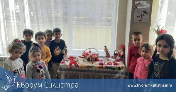 Деца от ДГ "Еделвайс" - с. Средище, твориха мартеници